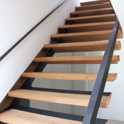 Construire un Escalier de Secours Conforme aux Normes Le Lamentin